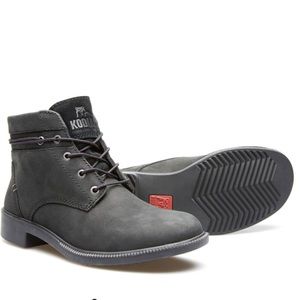 Kodiak Original Wrap Boots in Black. Size 8. NWT.